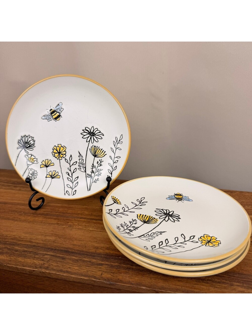 Spectrum Designz Bee and Floral Pattern Ceramic Salad Plates - Set of 4